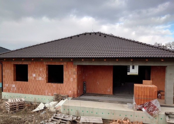 Na predaj 4 izbová novostavba v Malom Lapáši