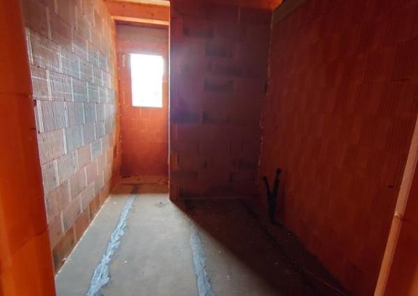 Na predaj 4 izbová novostavba v Malom Lapáši