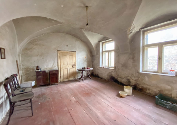 Znížená cena - Jedinečná príležitosť - Historický vinársky dom v samotnom srdci Pezinka