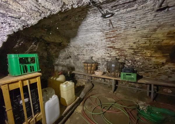 Znížená cena - Jedinečná príležitosť - Historický vinársky dom v samotnom srdci Pezinka