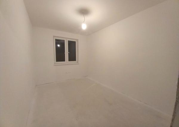 Predaj novostavba 3 3-izbové mezonety s balkónom, Banka