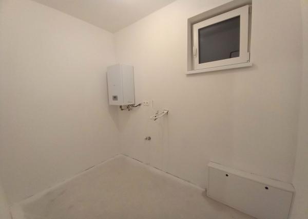 Predaj novostavba 3 3-izbové mezonety s balkónom, Banka