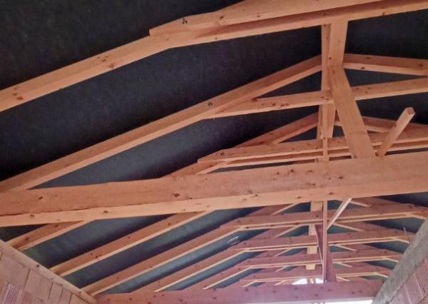 NOVÁ CENA! Rozostavaný bungalov v krásnom prostredí