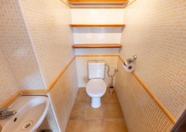 Jedinečná rodinná usadlosť s bazénom, posilňovňou, wellness a hosťovským domom