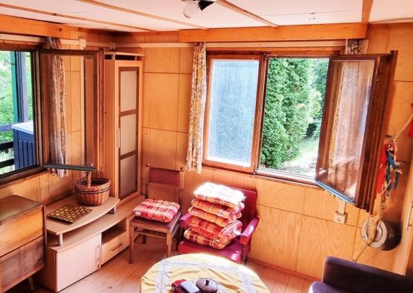 Chatka v lone prírody s pekným pozemkom