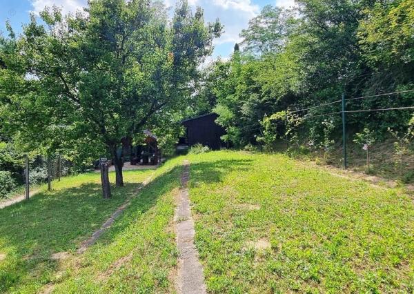 Chatka v lone prírody s pekným pozemkom