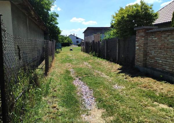 Ponúkame na predaj rovinatý pozemok v obci Cabaj-Čápor 780 m2 