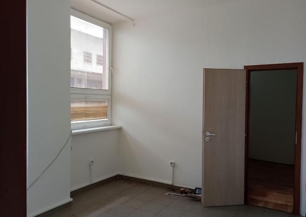 Na prenájom kancelária na prízemí