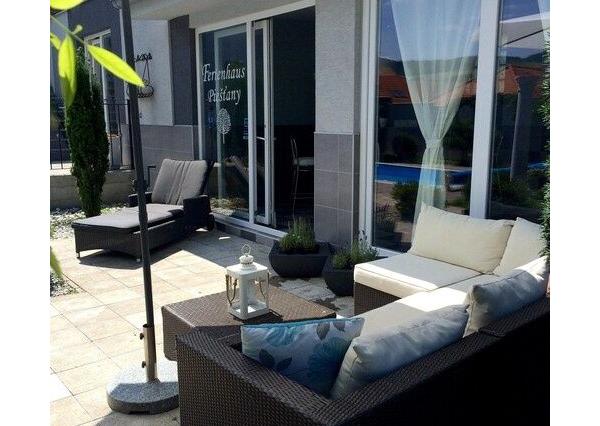 Jedinečná apartmánová nehnutelnosť s bazénom a záhradou