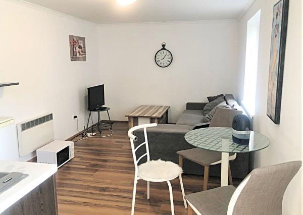 Jedinečná apartmánová nehnutelnosť s bazénom a záhradou