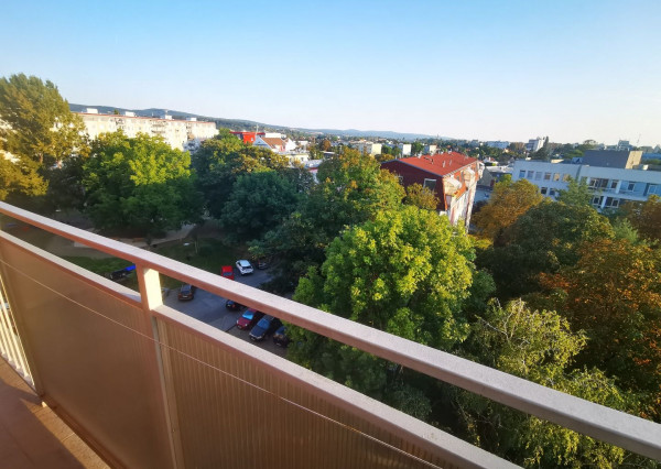 4-izbový byt v širšom centre s krásnym výhľadom na mesto.