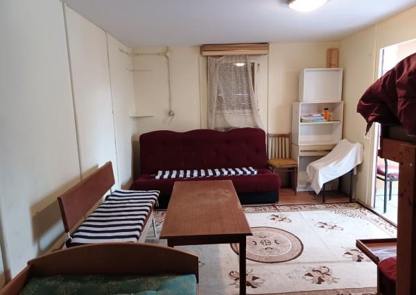 Chatka pri termálnom kúpalisku Santovka.