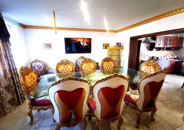 Znížená cena. Zrekonštruovaný rodinný dom vo Veľkých Kostoľanoch