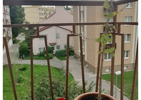 Na predaj priestranný slnečný 3-izbový byt na Krajinskej ulici