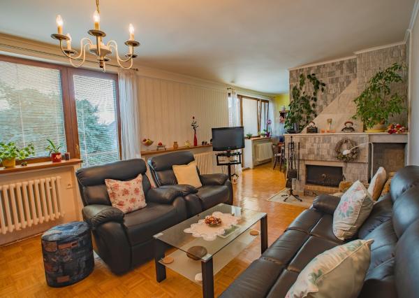 Peknučký zrekonštruovaný dom s veľkou úžitkovou záhradou