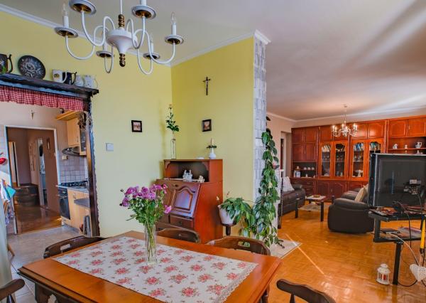 Peknučký zrekonštruovaný dom s veľkou úžitkovou záhradou