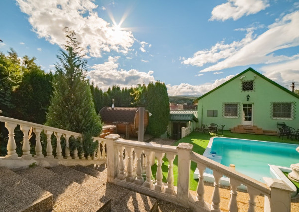 VÝRAZNÁ ZĽAVA! Očarujúci penzión s reštauráciou, bazénom, welness a ihriskom