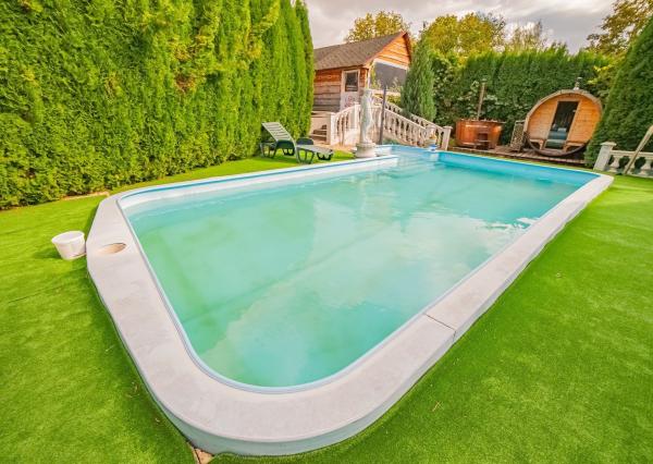 VÝRAZNÁ ZĽAVA! Očarujúci penzión s reštauráciou, bazénom, welness a ihriskom