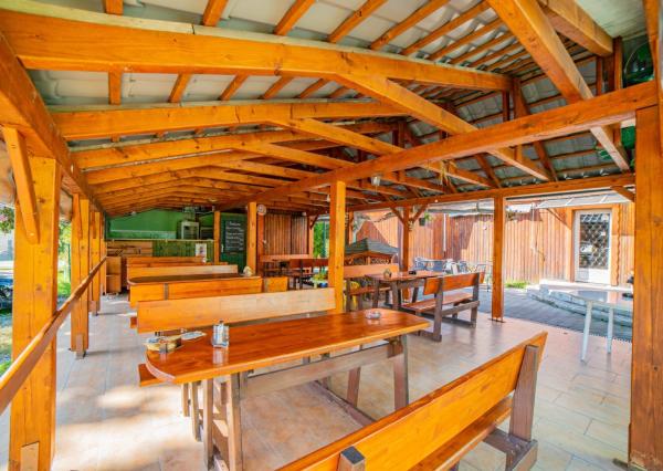 VÝRAZNÁ ZĽAVA! Očarujúci penzión s reštauráciou, bazénom, welness a ihriskom