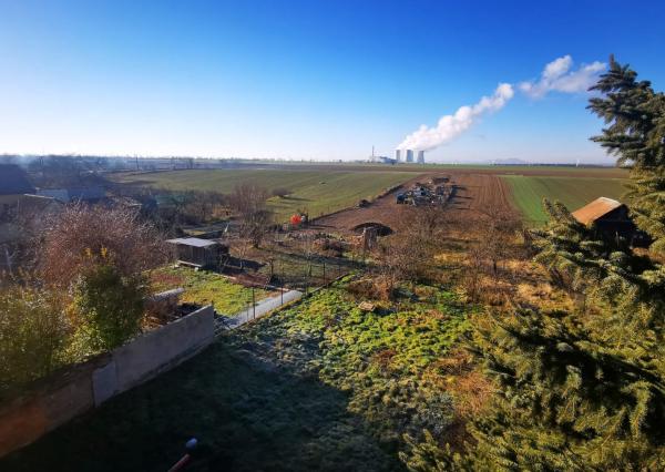 Priestranný 3-podlažný rodinný dom, pozemok 3544 m2