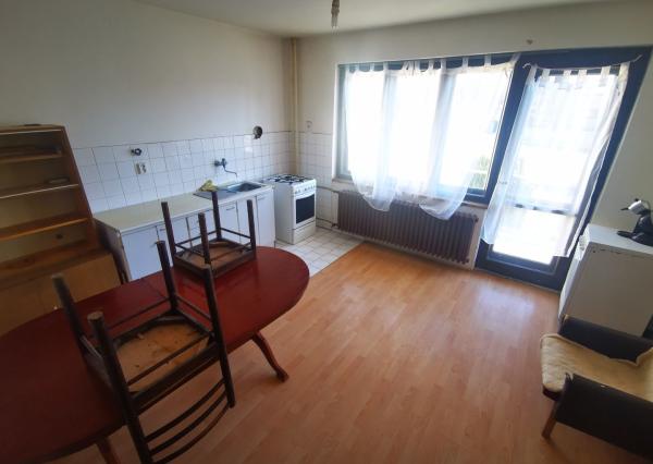 Priestranný 3-podlažný rodinný dom, pozemok 3544 m2