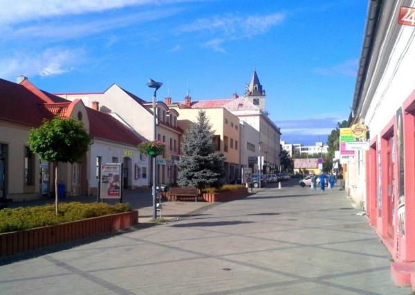 Na predaj polyfunkčný objekt v centre Hlohovca