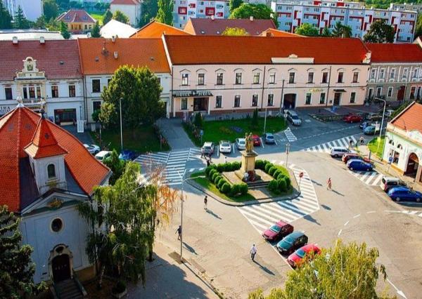 Na predaj polyfunkčný objekt v centre Hlohovca