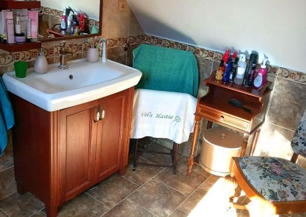 NOVÁ CENA! Výnimočný rodinný dom v krásnej prírode Štiavnických vrchov