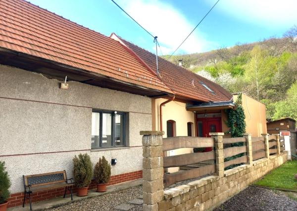 NOVÁ CENA! Výnimočný rodinný dom v krásnej prírode Štiavnických vrchov