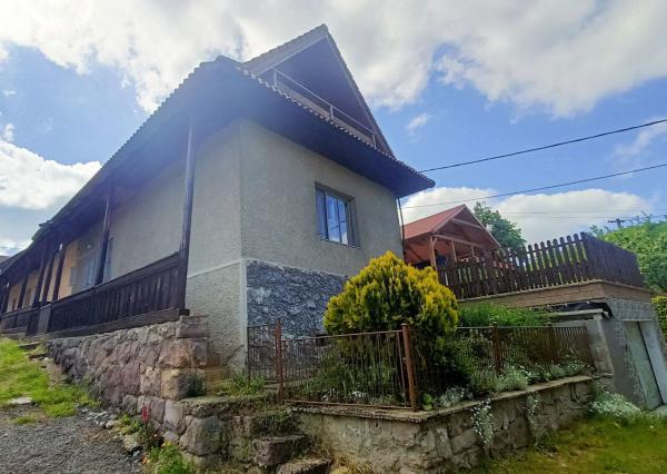 Útulná chalupa neďaleko Banskej Štiavnice