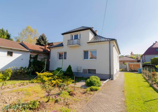 KRÁSNY rodinný dom v atraktívnej obci BANKA