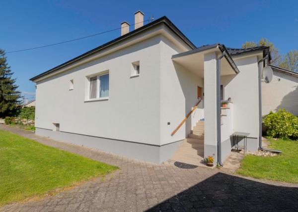 KRÁSNY rodinný dom v atraktívnej obci BANKA