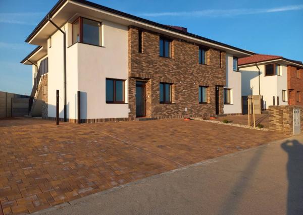 Na predaj 3 izbové byty v Golf Resort - Lužianky