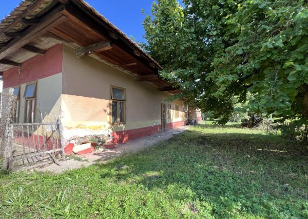 Rodinný dom s pekným pozemkom Pozba / Nové Zámky