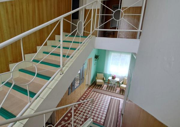 PREDANÉ. Rodinný dom s 5 izbami a veľkým pozemkom na PREDAJ!