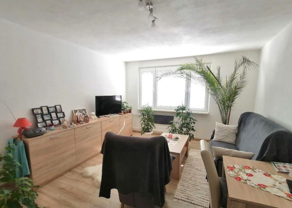 ZNÍŽENÉ !!! PEKNÝ 2 IZBOVÝ BYT - PO REKONŠTRUKCIÍ