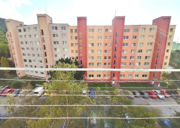 ZNÍŽENÉ !!! PEKNÝ 2 IZBOVÝ BYT - PO REKONŠTRUKCIÍ