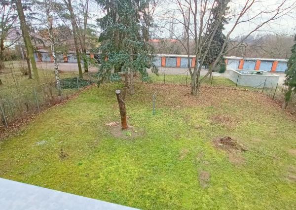 Znížená cena! Priestranný 3 izbový byt so záhradou