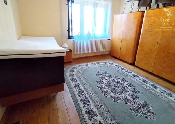 Priestranný a udržiavaný rodinný dom na predaj