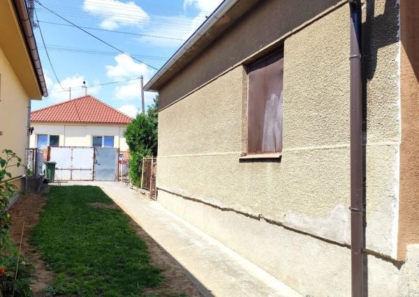 Priestranný a udržiavaný rodinný dom na predaj