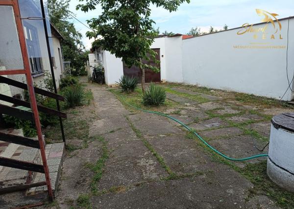 Starší dom s veľkým pozemkom na predaj