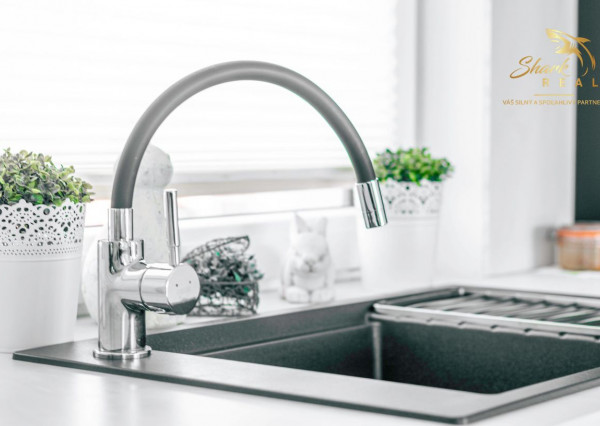 Exkluzívna Novostavba s Pozemkom v Obci Veselé