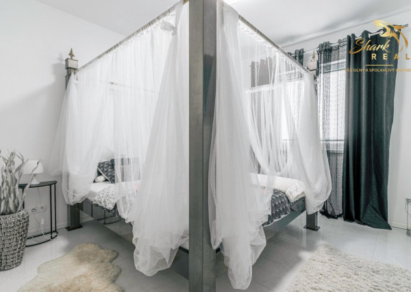 Exkluzívna Novostavba s Pozemkom v Obci Veselé