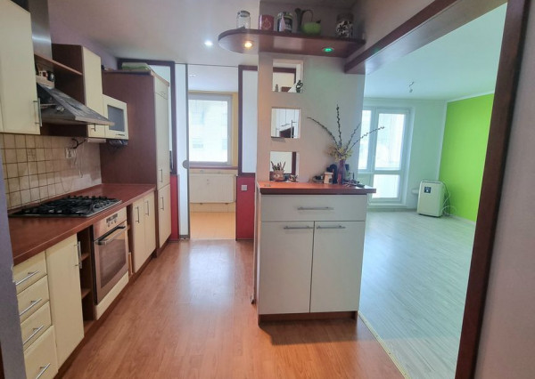 ZNÍŽENA CENA !!! Slnečný 3-izbový byt IDEÁLNY PRE RODINU!