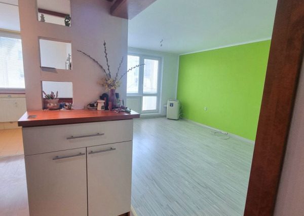 ZNÍŽENA CENA !!! Slnečný 3-izbový byt IDEÁLNY PRE RODINU!