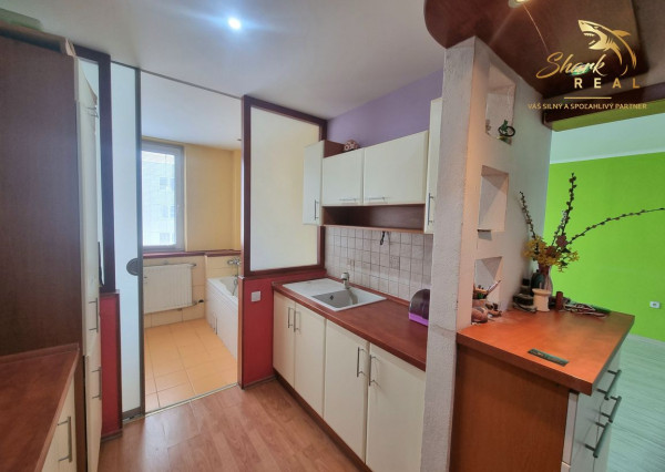 ZNÍŽENA CENA !!! Slnečný 3-izbový byt IDEÁLNY PRE RODINU!