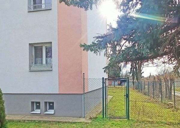 Znížená cena! Priestranný 3 izbový byt so záhradou