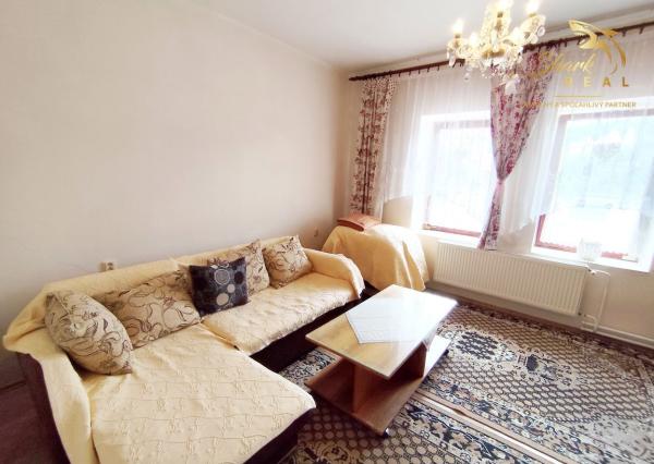 Exkluzívne- Útulný dom s nádhernou záhradou v krásnej prírode