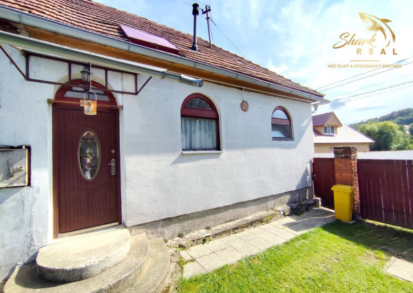 Exkluzívne- Útulný dom s nádhernou záhradou v krásnej prírode