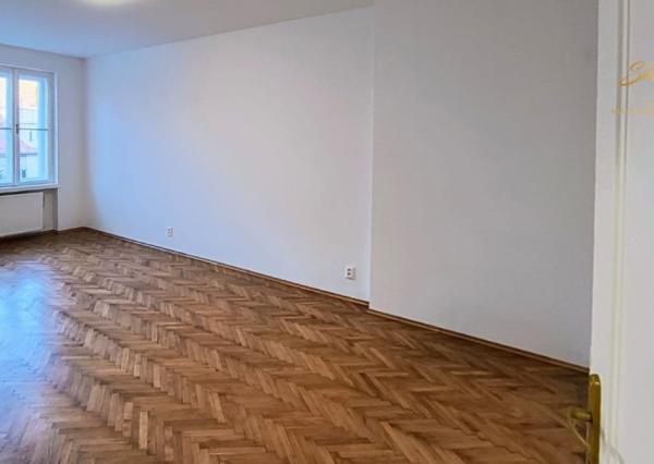 Prenájom 2,5 izbového bytu v centre Piešťan